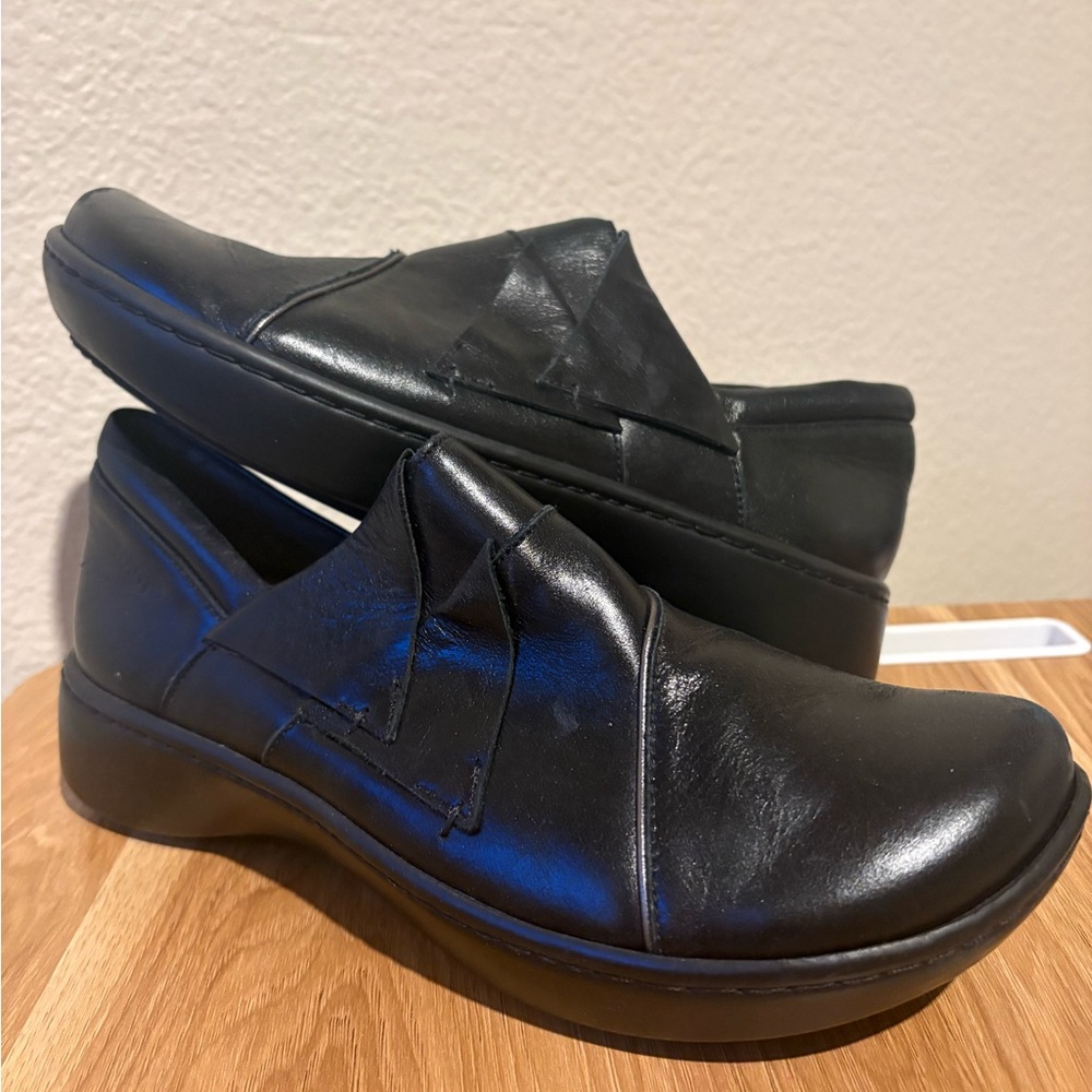 NAOT Black Leather Side Zip Loafers Comfort Shoes Size 39